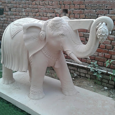 Garden Statues and Stone Sculptures – Timeless Works of Art for Any Outdoor Space