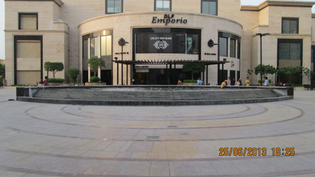 DLF Promenade Mall, New Delhi